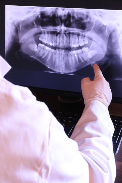 Best Weekend Emergency Dentist in Lakewood Clu, MI